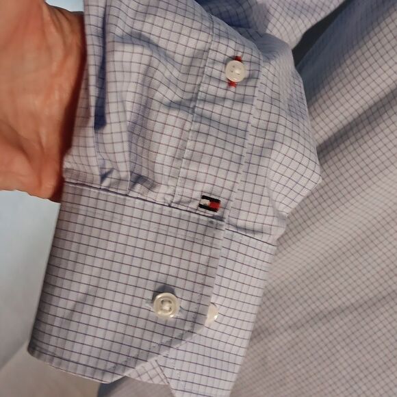 Tommy Hilfiger Men's Blue Checkered Untuck Shirt - Picture 4 of 7